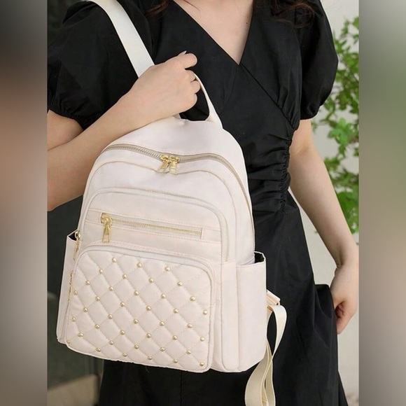 New Women Backpack - Picture 4 of 7